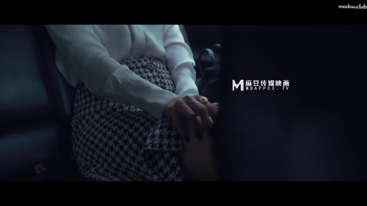MDSR0001-EP3 妖女榨汁 篇章三 双妖萝莉的争食