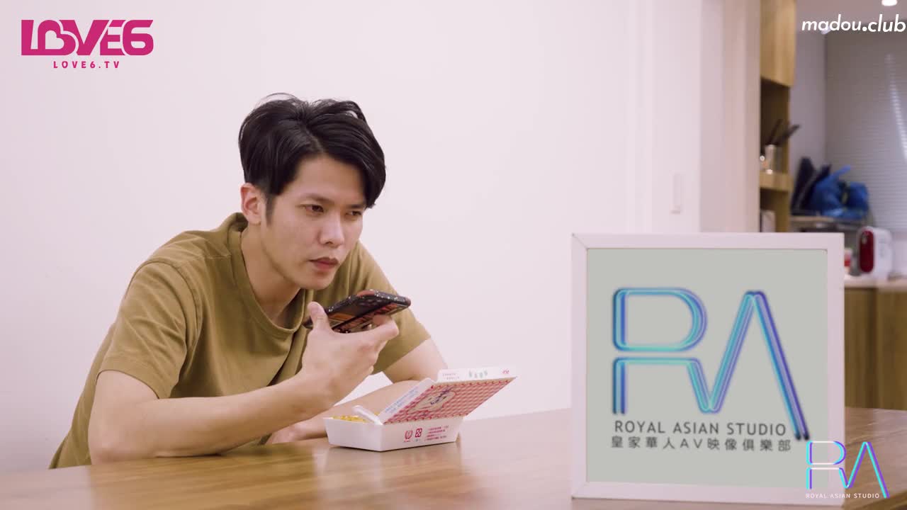 CUS-920 皇家华人 性欲排解计画part4 在老公身边被秘密调教的淫荡肉体