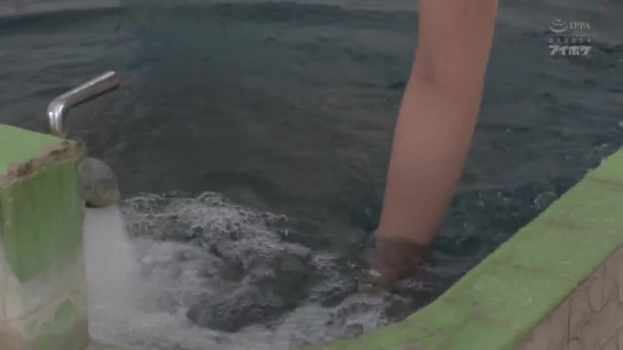 IPX-268 湿透明生牛奶冷却器没有内裤，没有胸罩洗身体招牌女儿的服务蚀刻 Kana Momonogi - 桃乃木香奈