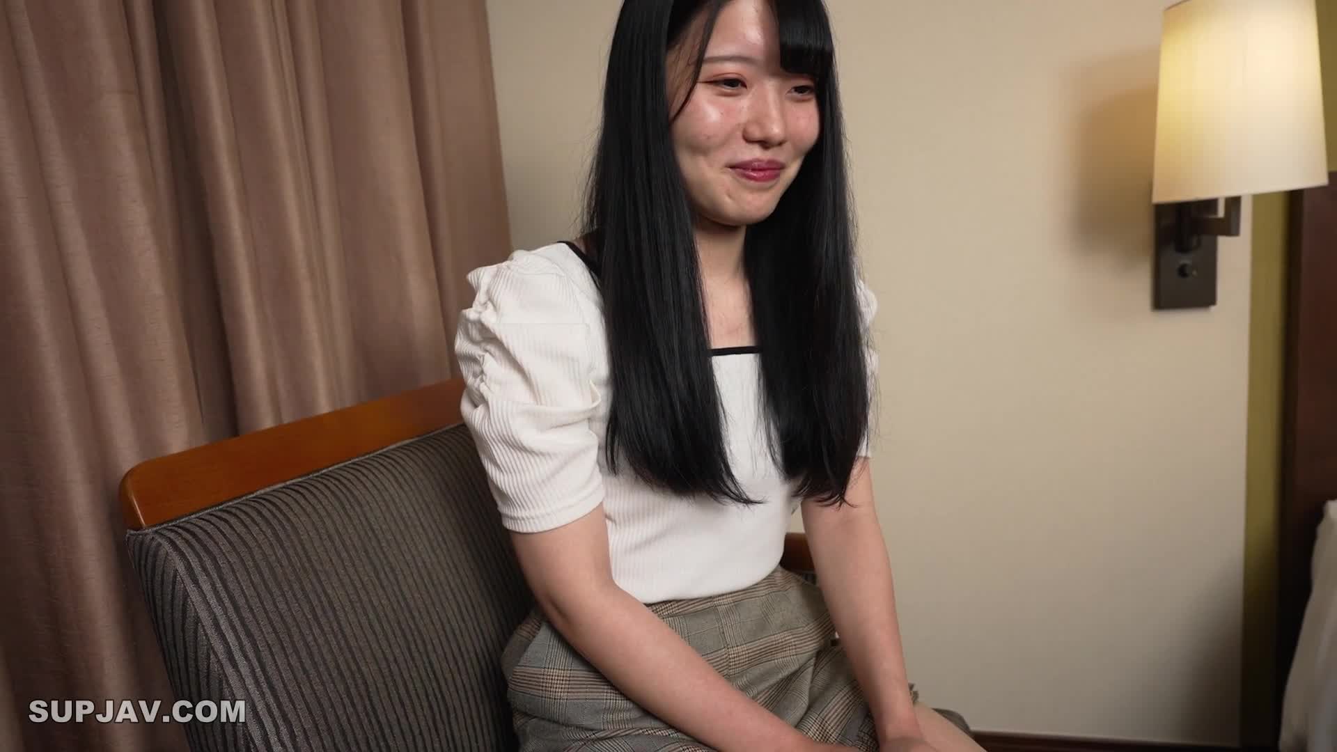 FC2-PPV-3823398 18 岁时，我的目标是成为一名日托工作者。在我完成我的职业生涯之前，我正在考虑在大学找一份工作