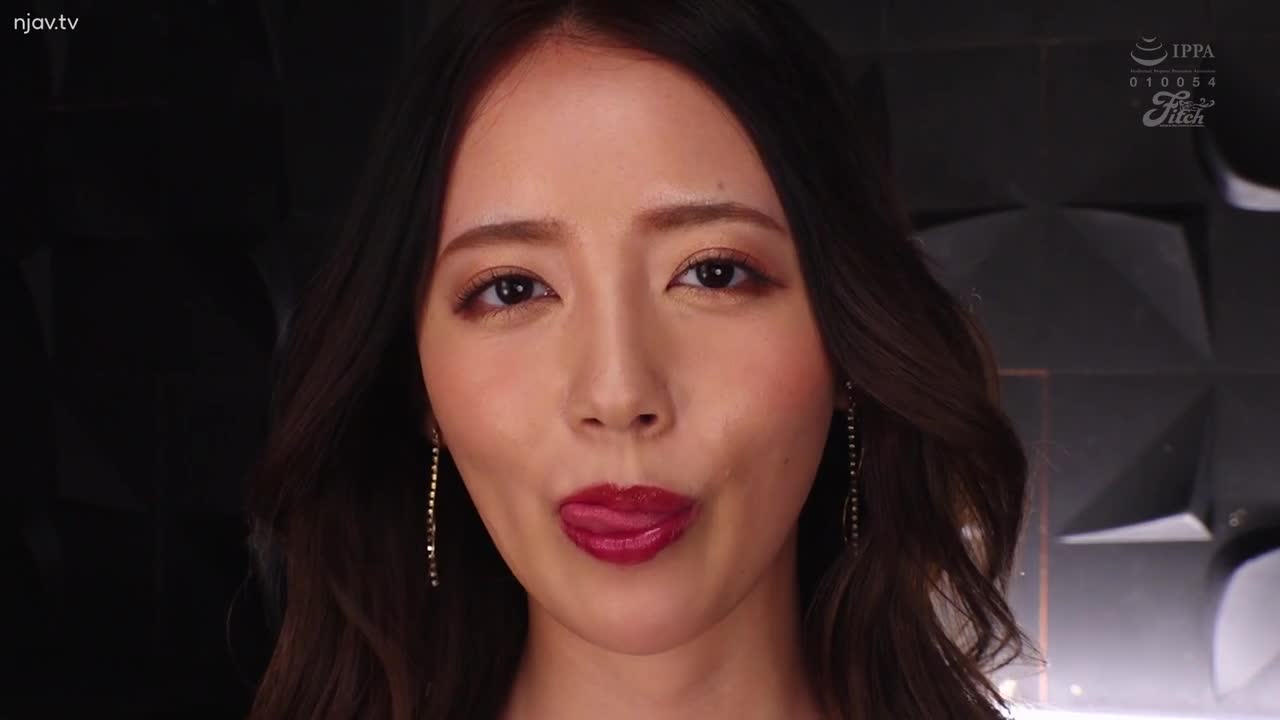 JUFE-514 性感的成年女性舔著我的耳朵，用甜美的呼吸低声说著粗俗的脏话 - 美咲佳奈