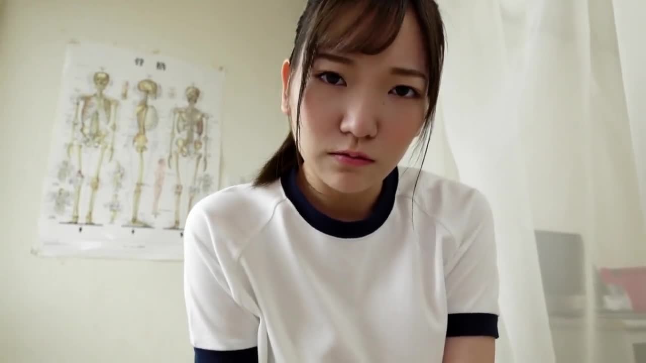 PYU-303  当我躺在医务室的床上时，一个可爱的儿时朋友来看望我