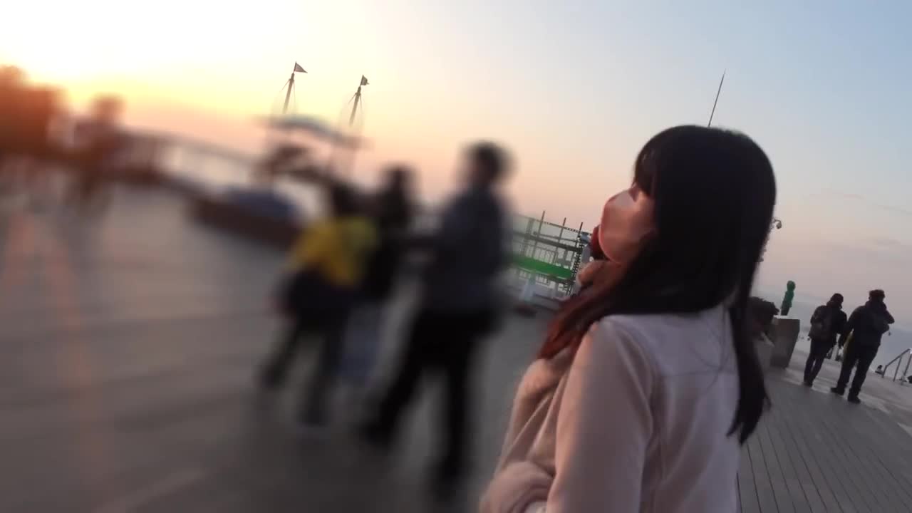 FC2-PPV-3317484 眼镜美眉私约