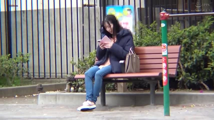 DVMM-022 定期男女监控AV巨乳人妻获套套与处女大学生共度1夜2天沮丧失散多年的人妻不能只满足一次橡胶性爱她