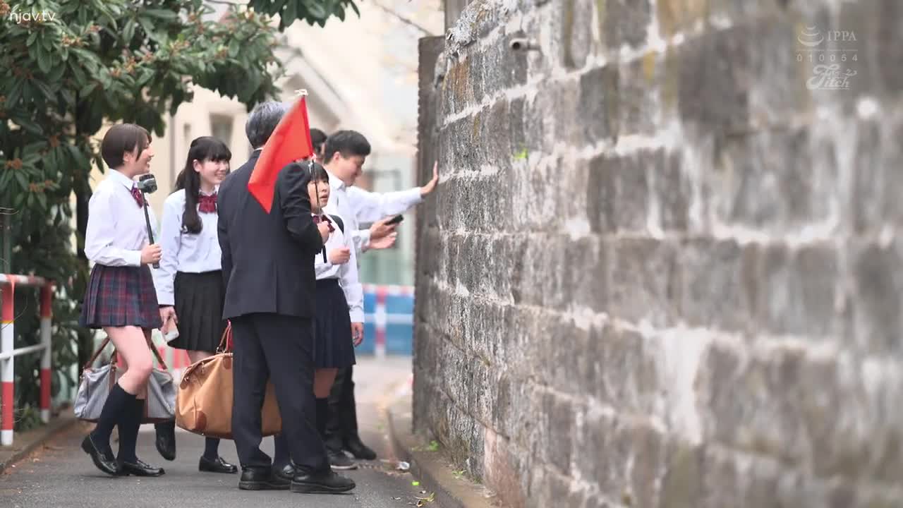 JUFE-508 临近退休的老师最后一次修学旅行平时在学校很认真，晚上却是丰满可爱的学生，三天两夜被吸精的天木亚津 - 天月あず