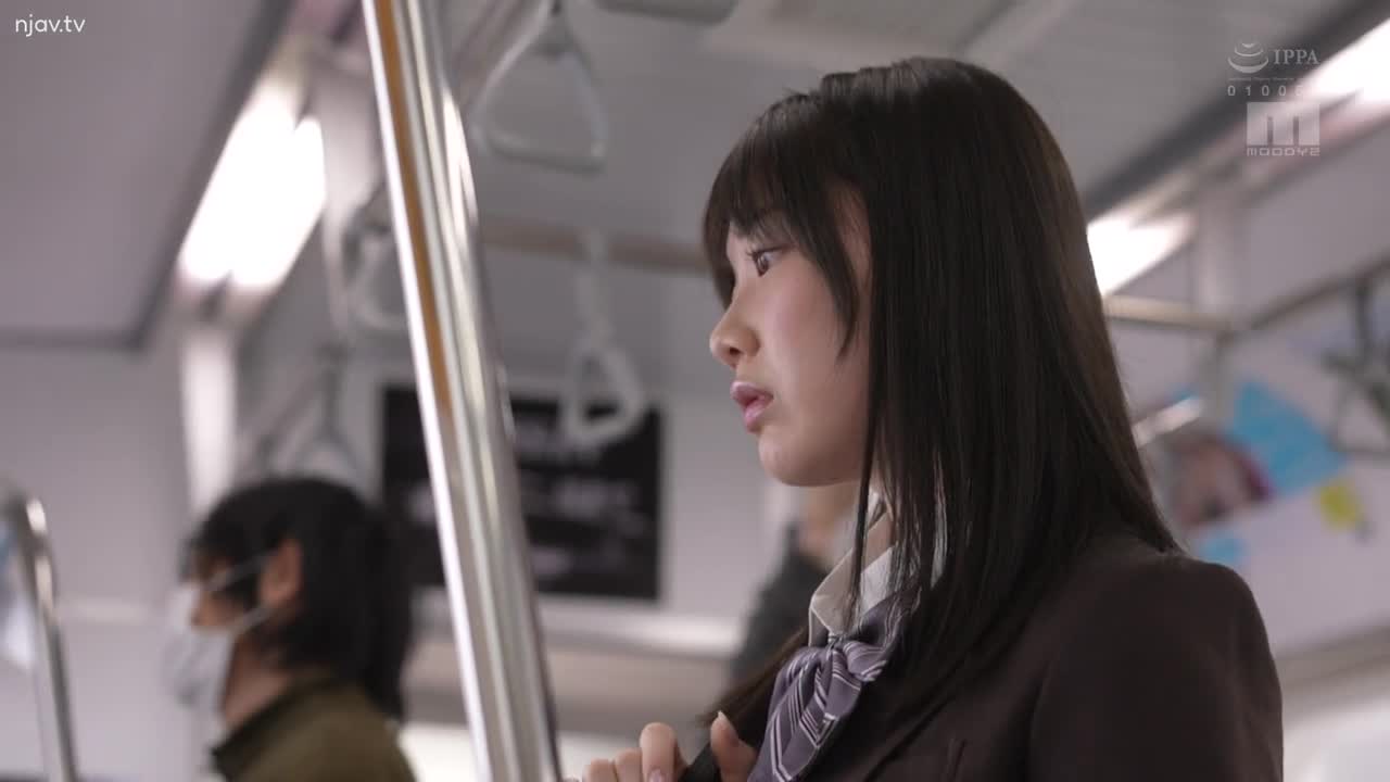 MIDV-459 荡妇的手指操太猛烈了 无法发出声音爱汁溢出牵线沦陷 石川澪