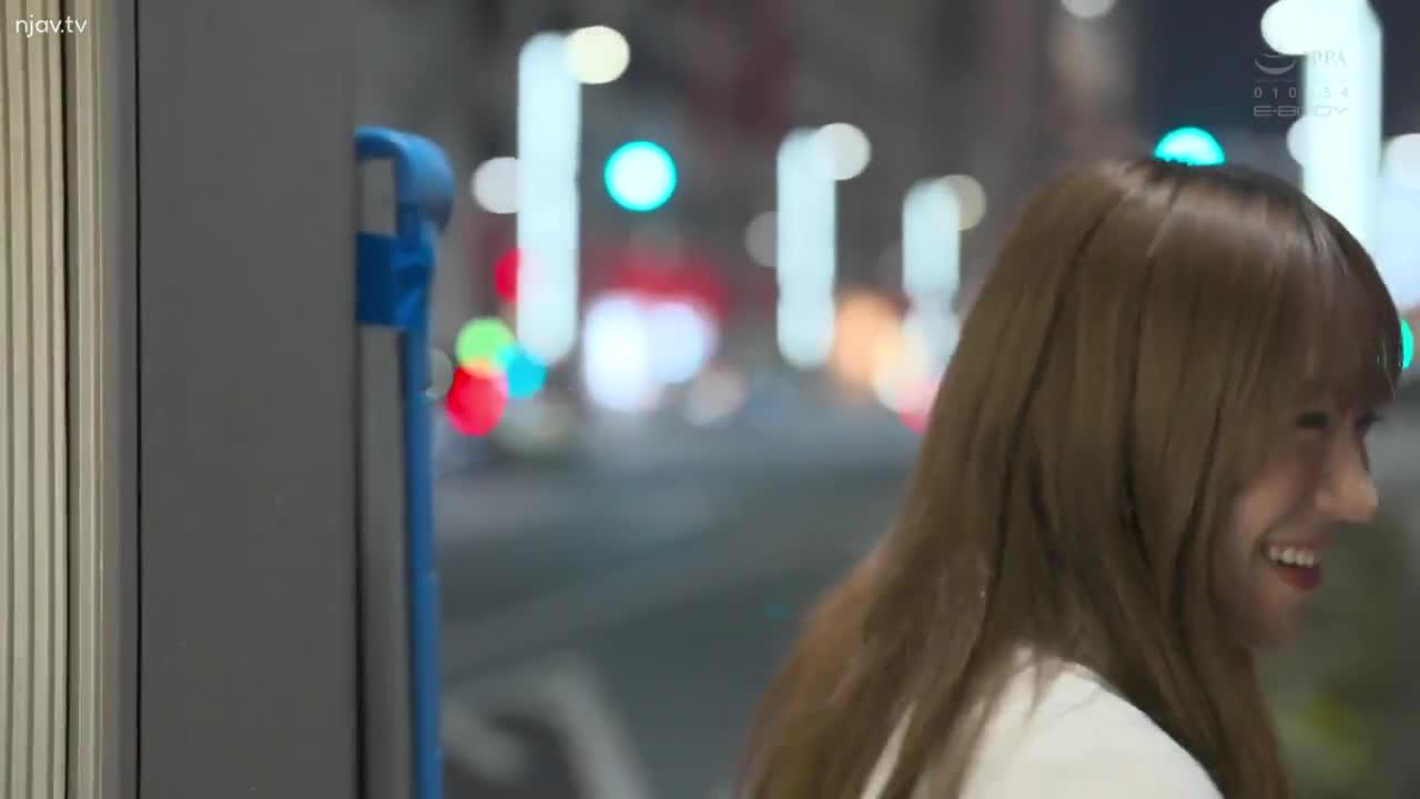 EBWH-034 职业：在六本木工作的人气酒廊女郎与爱上我并与他发生性关系的迷人苗条大胸 JD 过夜 - 佐藤しお
